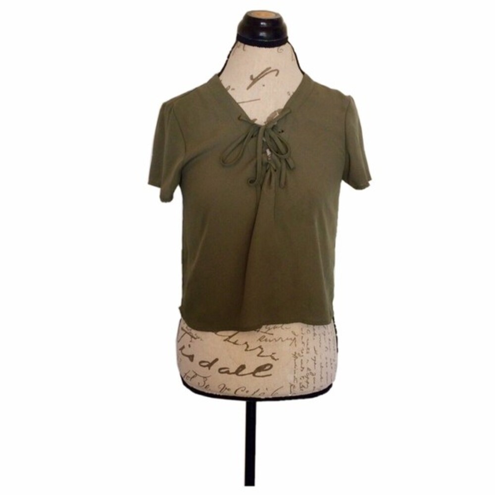 Forever 21 Womens Size Small Short Sleeve Crop Tied In The Front Green Olive